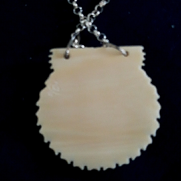 scallop shell necklace - Picture 4 of 6